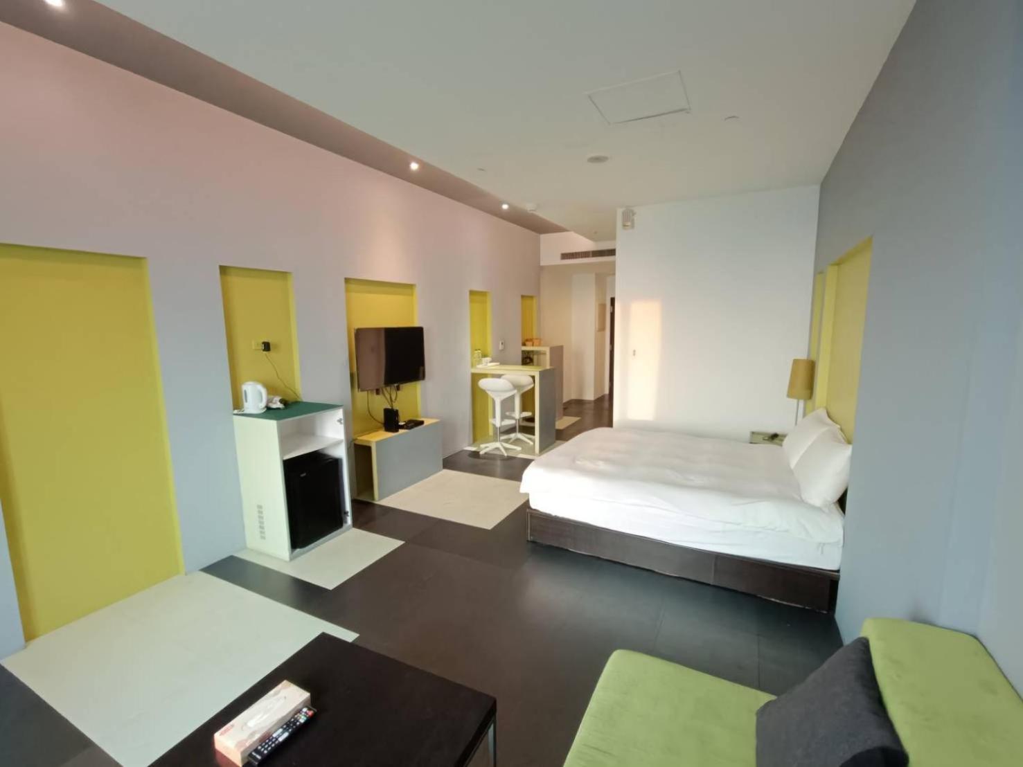 三条文旅 Apartment Kaohsiung Exterior photo